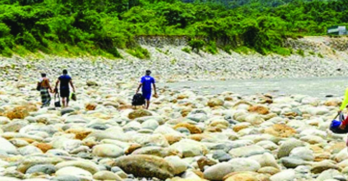 সাদা পাথর লুটকারীদের বিরুদ্ধে ব্যবস্থা নিতে রিট শুনানি ১৭ আগস্ট