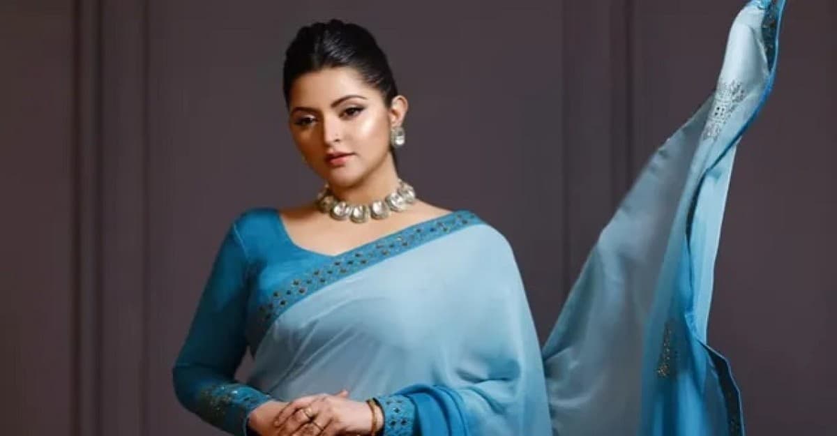 বেসরকারি হাসপাতাল নিয়ে রহস্যময় পোস্টে আলোচনায় পরীমণি