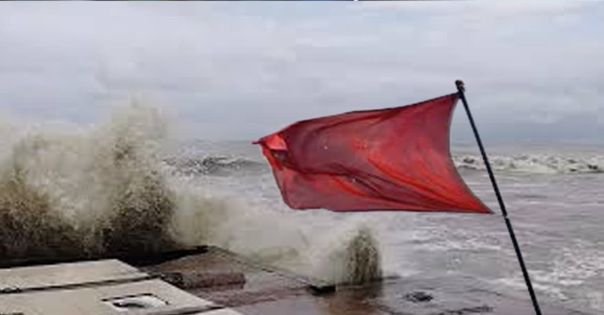 সাগরে লঘুচাপ, সমুদ্রবন্দরে ৩ নম্বর সতর্ক সংকেত