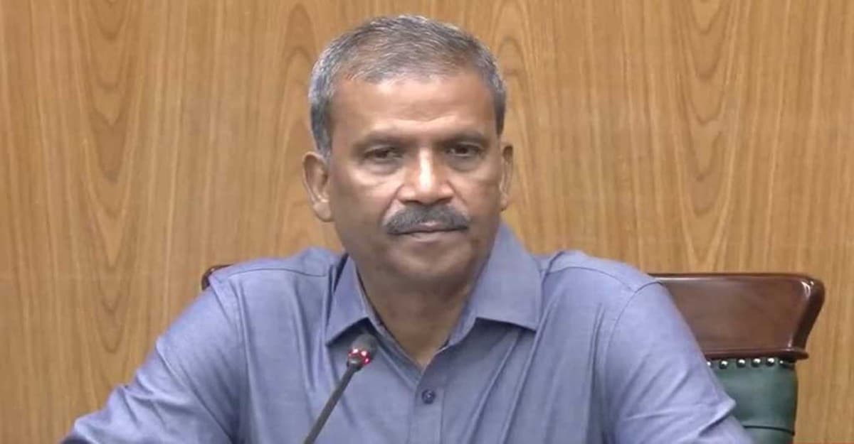 দুঃখ প্রকাশ করে স্ট্যাটাস দিলেন আসিফ নজরুল