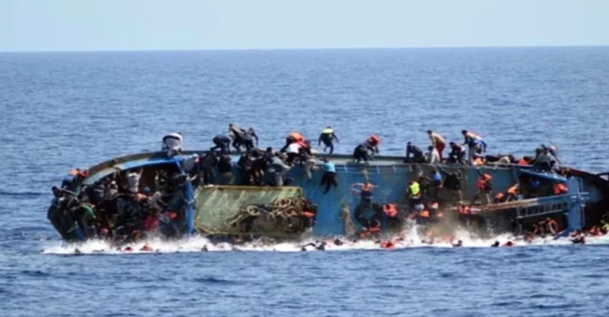 নাইজেরিয়ায় নৌকাডুবির ঘটনায় নিখোঁজ অন্তত ৪০