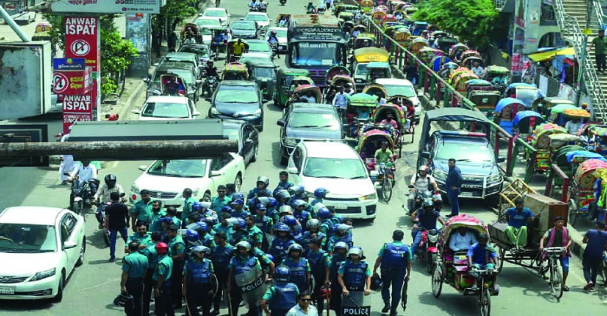 ফের সংঘর্ষে ঢাকা কলেজ ও সিটি কলেজের শিক্ষার্থীরা, সায়েন্সল্যাবে উত্তেজনা