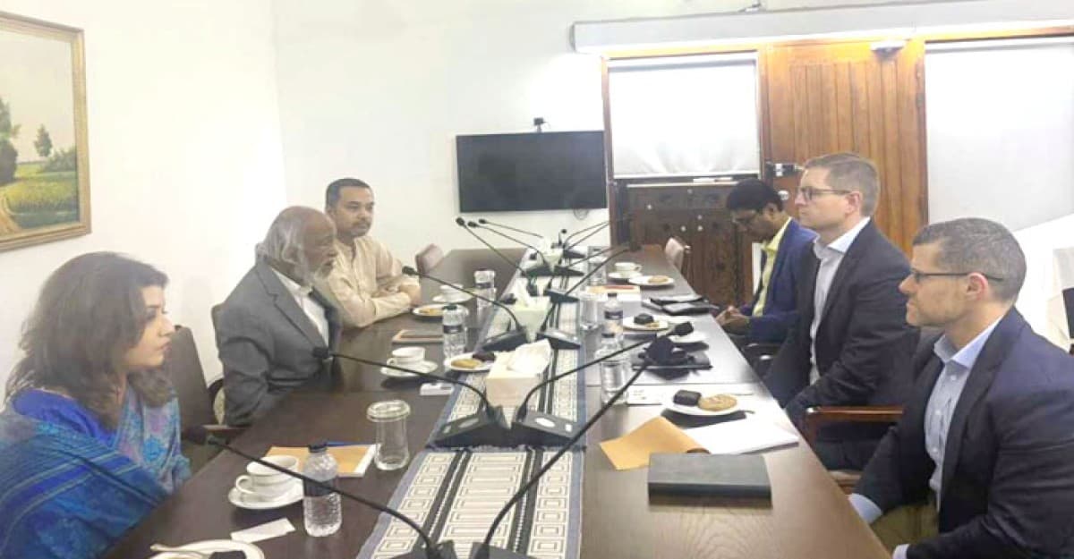 আইআরআই প্রতিনিধি দলের সঙ্গে বিএনপির বৈঠক