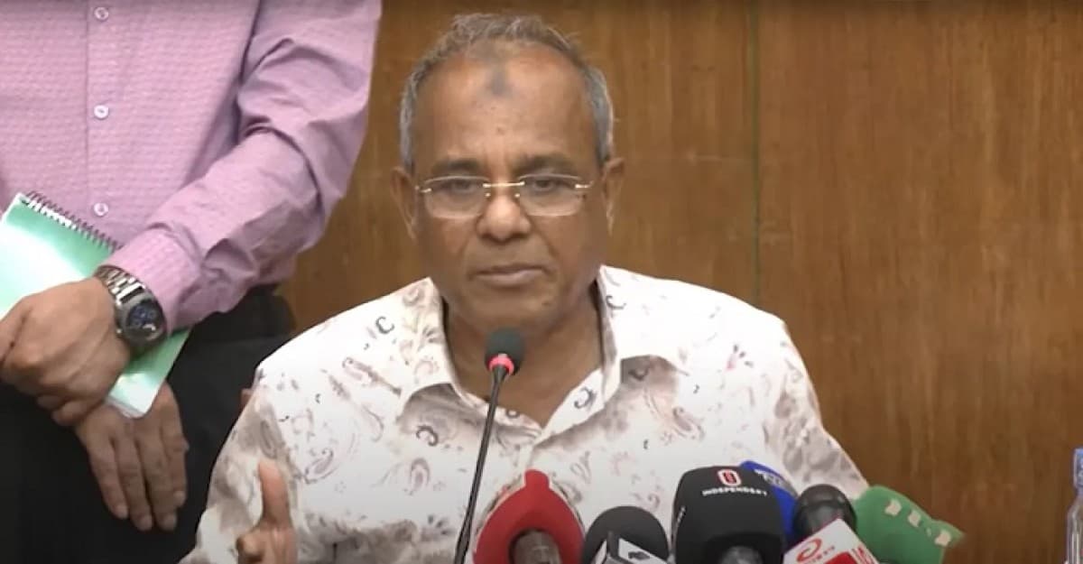 নির্বাচনের আগেই লুট হওয়া অস্ত্র উদ্ধার হবে: স্বরাষ্ট্র উপদেষ্টা