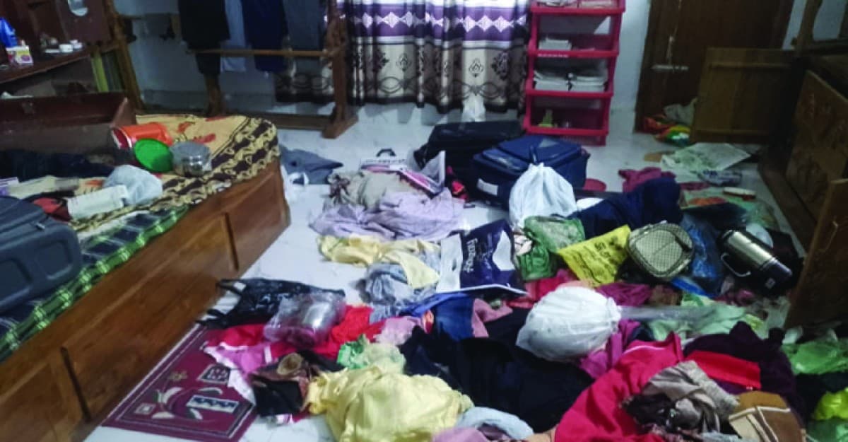 প্রবাসীর বাড়িতে গেইটের তালা কেটে নগদ টাকাসহ স্বর্ণালংকার লুটের অভিযোগ