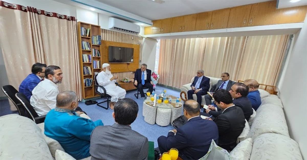 জামায়াত আমিরের বাসভবনে গেলেন পাকিস্তানের উপ-প্রধানমন্ত্রী