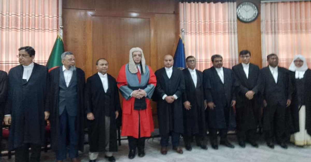 শপথ নিলেন হাইকোর্টের নবনিযুক্ত ২৫ বিচারপতি