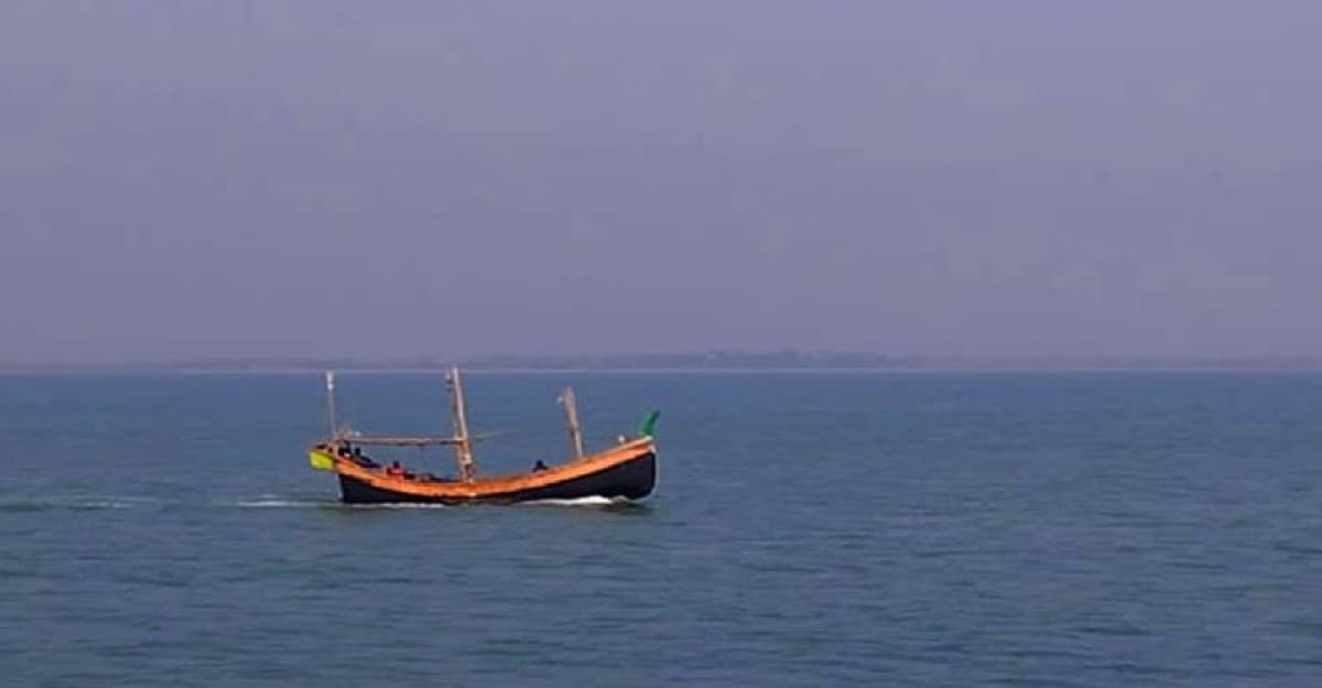 নাফ নদীর থেকে আরও ছয় জেলেকে ধরে নিয়ে গেছে আরাকান আর্মি