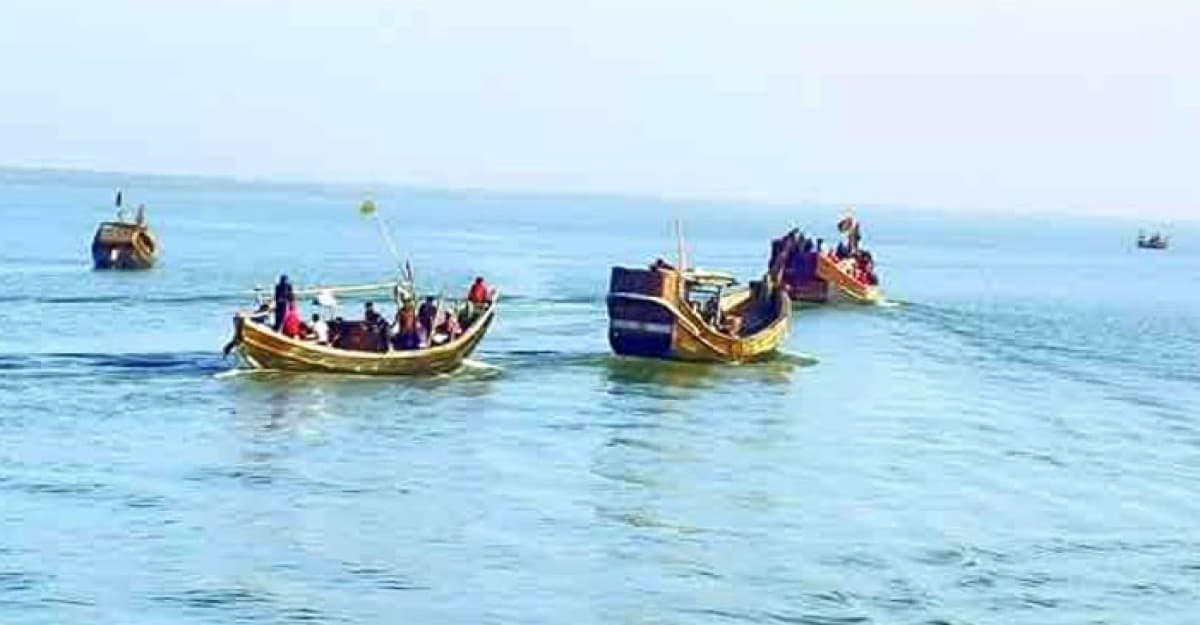 ২৪ ঘণ্টায় ১৮ জেলেকে অপহরণ করল আরাকান আর্মি