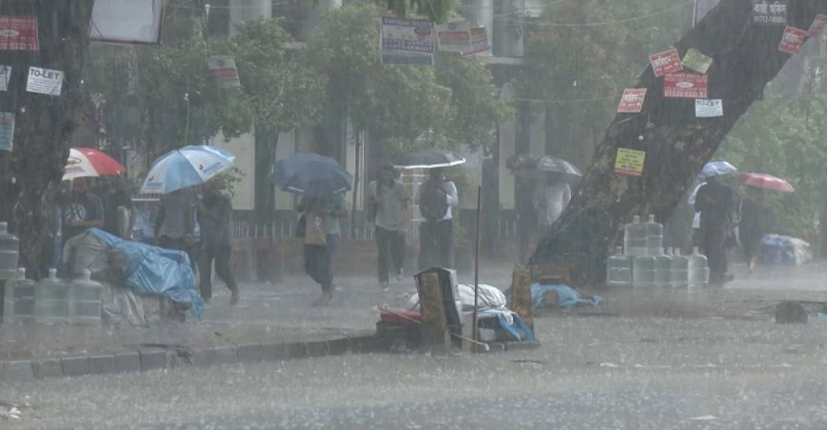 বৃষ্টি চললেও গরম কমছে না, নতুন পূর্বাভাস দিল আবহাওয়া অফিস