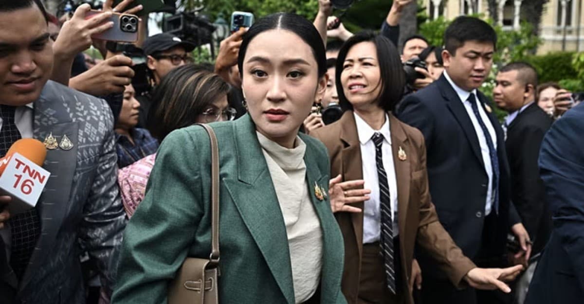 ক্ষমতাচ্যুত হলেন থাইল্যান্ডের প্রধানমন্ত্রী