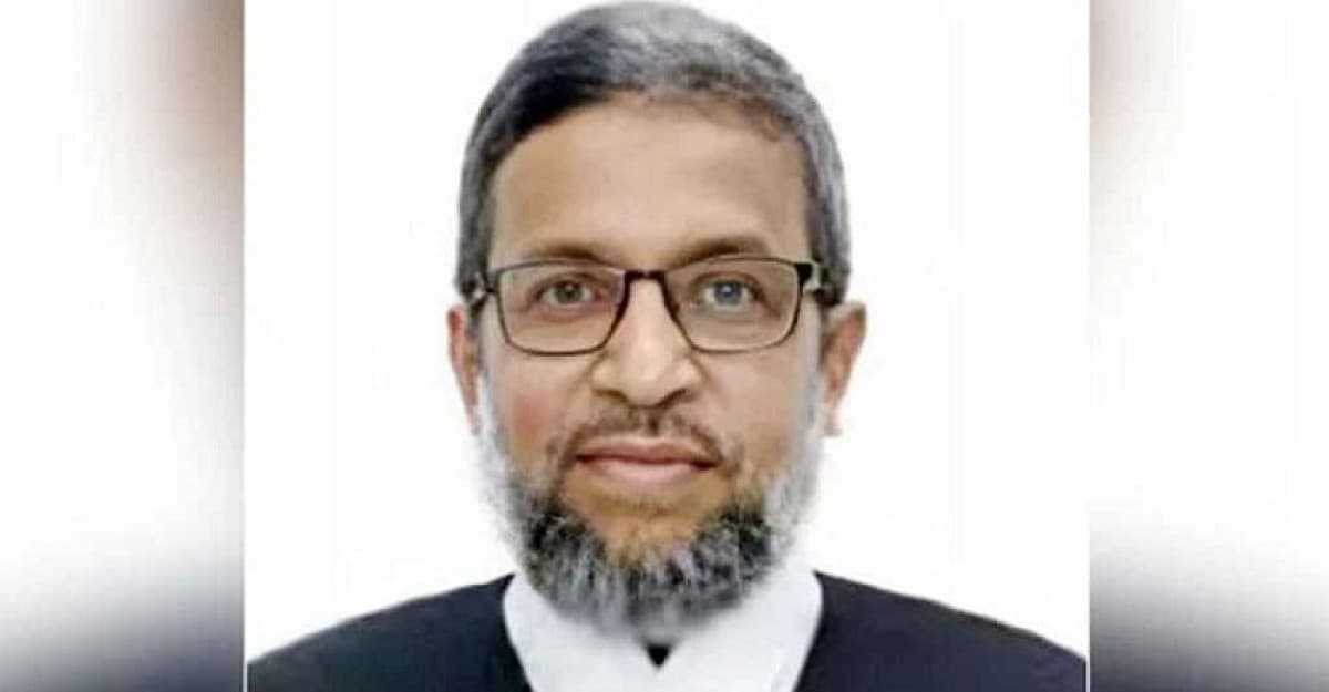 খালেদা জিয়ার মামলার রায়দানকারী বিচারপতির পদত্যাগ