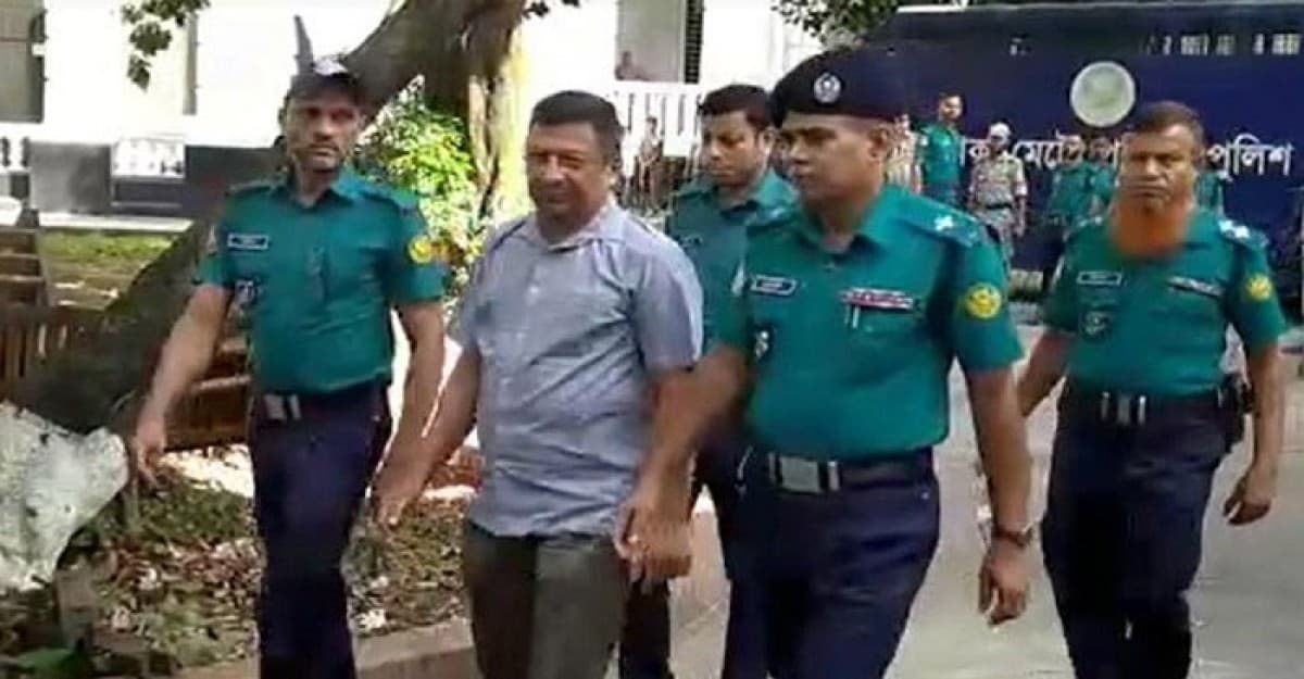 হাসিনার বিরুদ্ধে ট্রাইব্যুনালে জবানবন্দি দিচ্ছেন সাবেক আইজিপি মামুনের