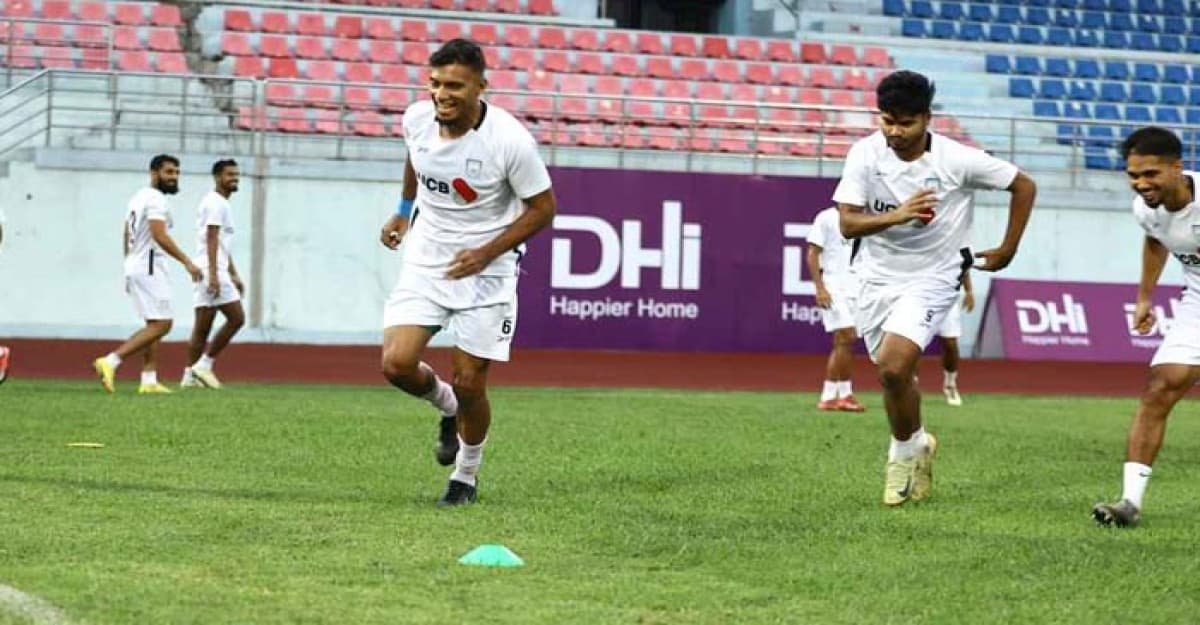 বাংলাদেশ-নেপালের মুখোমুখি ফুটবল লড়াই দেখা যাবে সন্ধ্যায়