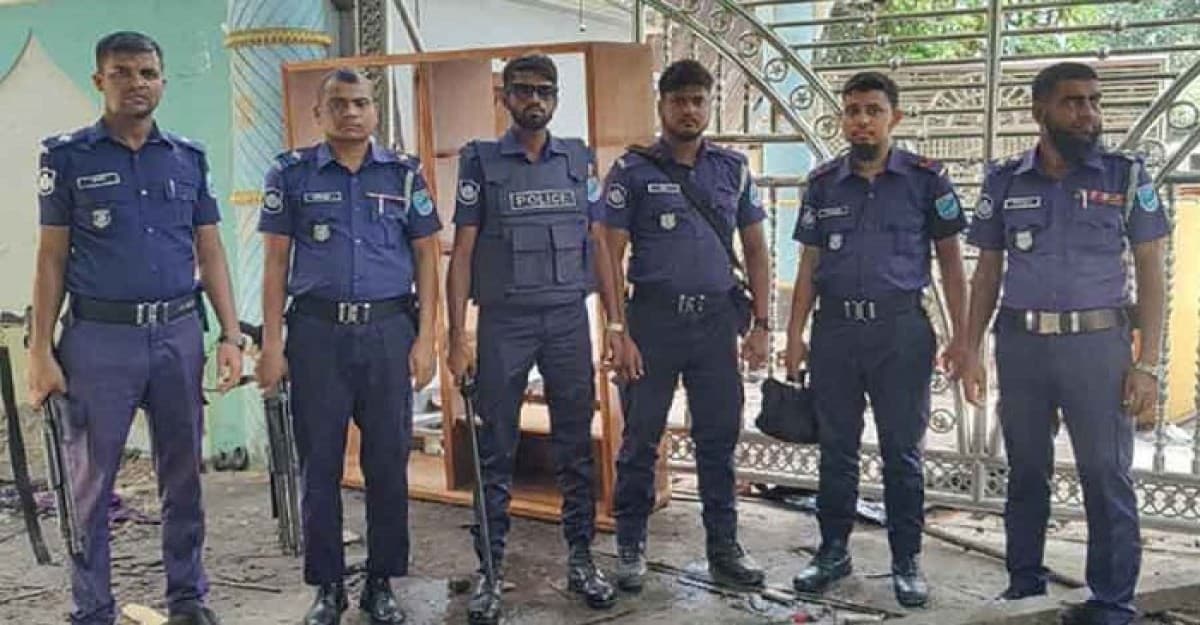 নুরাল পাগলার দরবারে হামলার ঘটনায় গ্রেপ্তার ৫