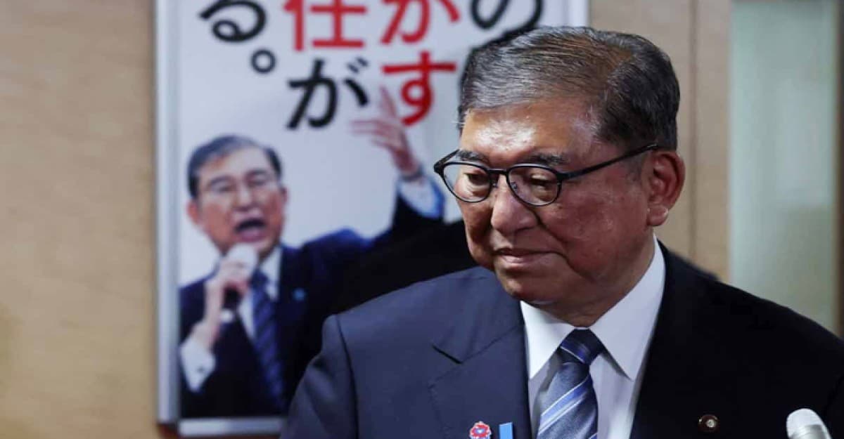 দলে ভাঙন ঠেকাতে পদত্যাগ করছেন জাপানের প্রধানমন্ত্রী