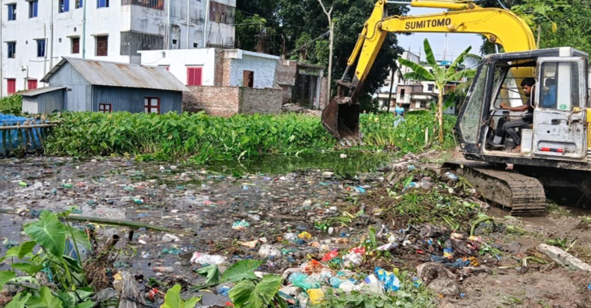 শিবচরে ময়লার খাল উদ্ধারে প্রশাসনের উদ্যোগ