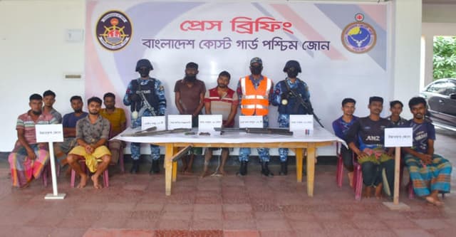 সুন্দরবনে কোস্টগার্ডের অভিযানে মুক্তি পেলেন ৯ জেলে, আটক ২ বনদস্যু