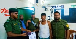 আনসার সদস্যের সততায় ভারতীয় ট্রাকচালকের নথিপত্র উদ্ধার