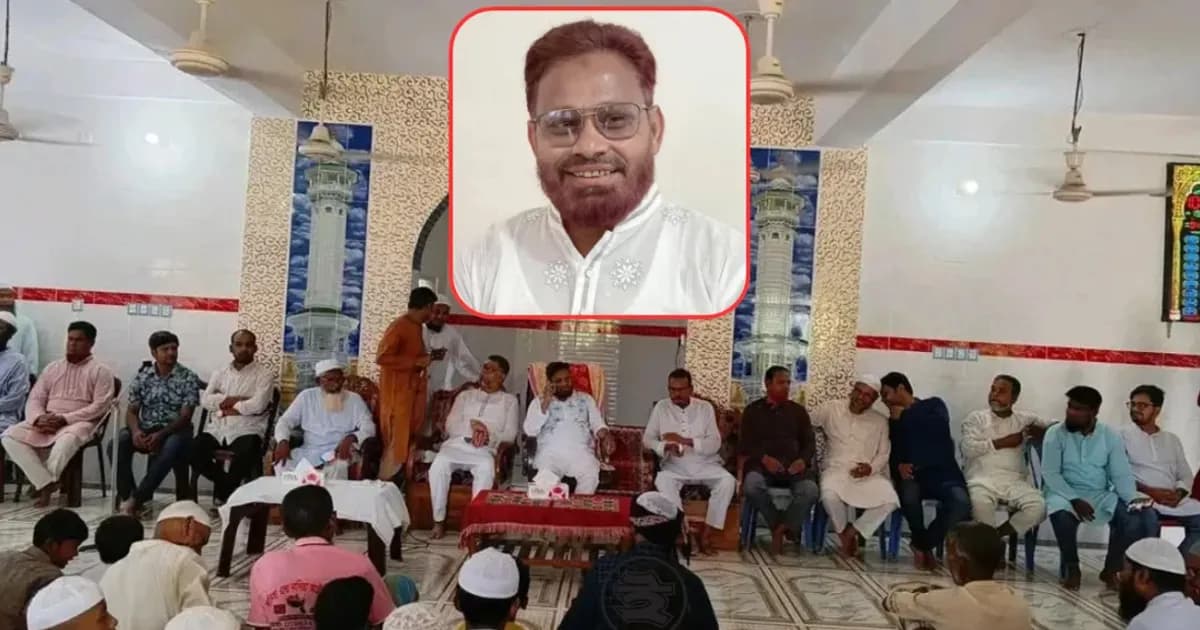 মসজিদের ভেতর চেয়ার-টেবিল ও সোফা বসিয়ে বিএনপি এমপির সভা