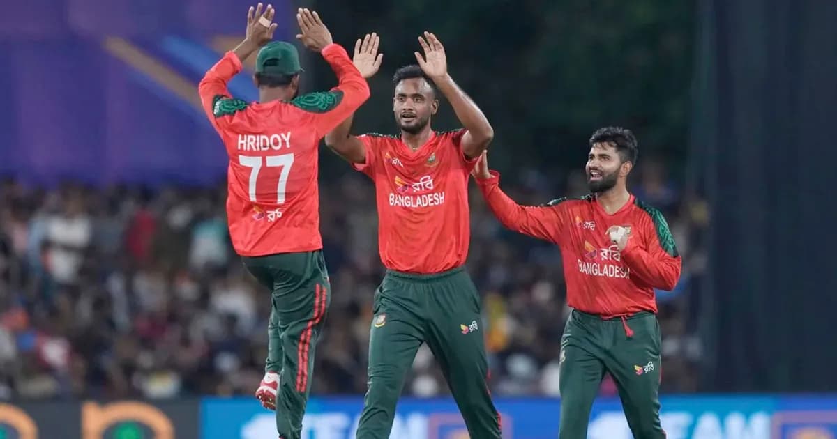 দ্বিতীয় ম্যাচে শরিফুল-সাইফউদ্দিনকে নিয়ে ফিল্ডিংয়ে বাংলাদেশ