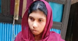 গৃহকর্মী আয়েশাকে পুলিশের কাছে তুলে দেন তার শাশুড়ি