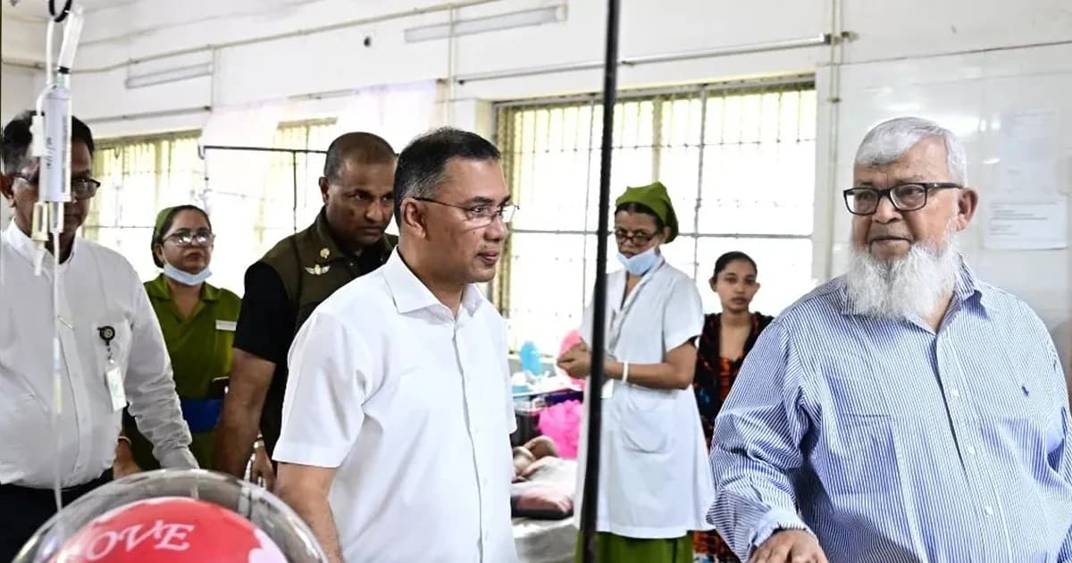 শিশু হাসপাতালে চিকিৎসকের ধূমপান, বরখাস্তের নির্দেশ প্রধানমন্ত্রীর