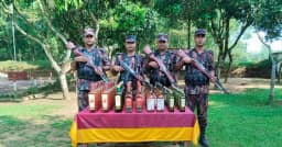 নালিতাবাড়ীতে ৬৭ বোতল ভারতীয় মদ জব্দ