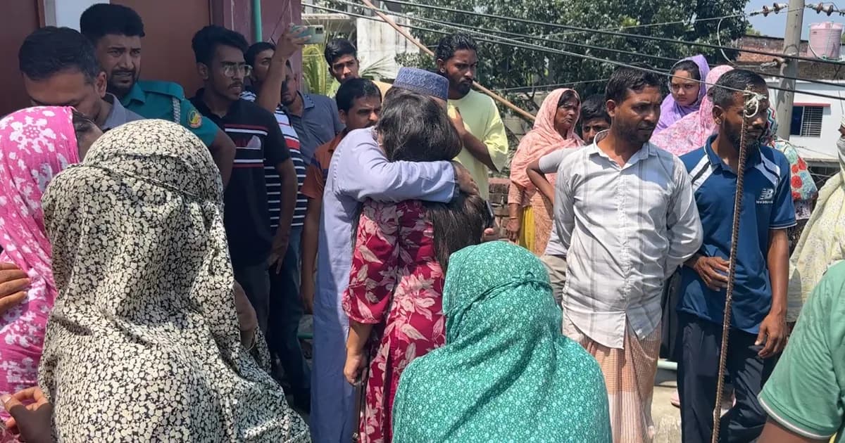 পূবাইলে চিলেকোঠা থেকে গৃহবধূর লাশ উদ্ধার, স্বামী নিখোঁজ