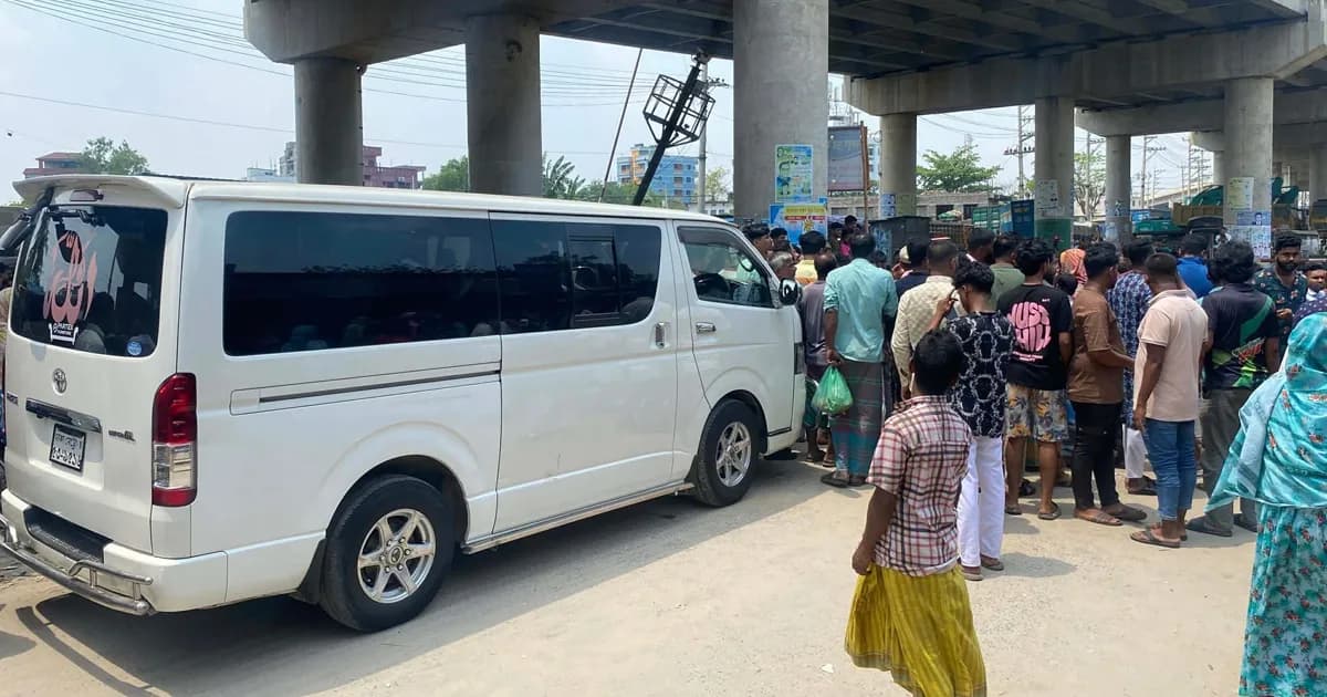 পূবাইলে মাইক্রোবাসের চাপায় নারীর মৃত্যু, চালক পলাতক