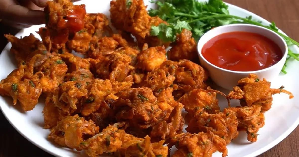 বাসি ভাত দিয়ে বানিয়ে ফেলুন মজাদার পাকোড়া
