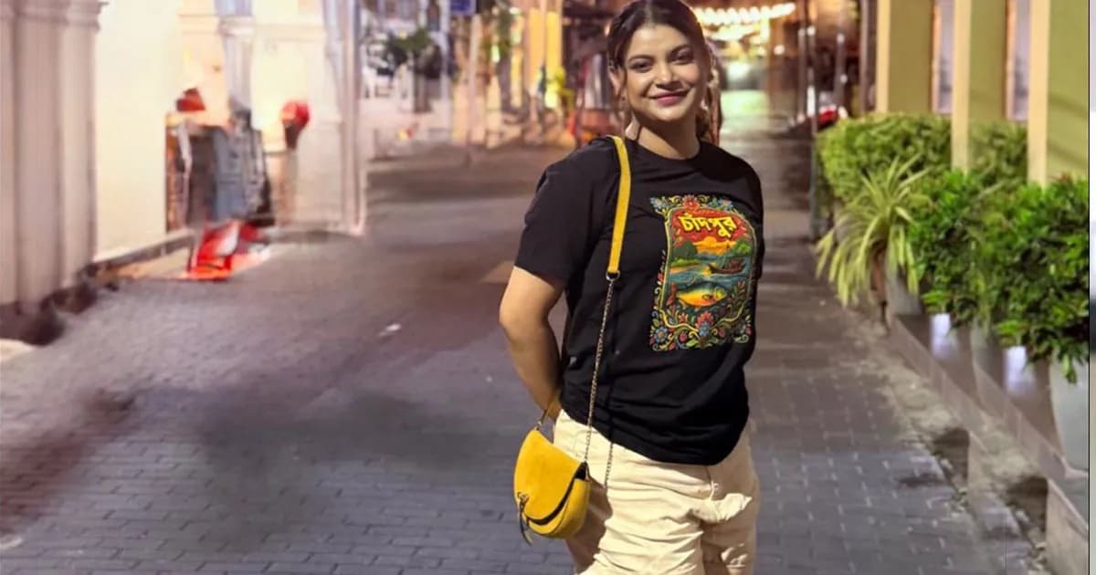 ছবি শেয়ার করে সমালোচনার মুখে শবনম ফারিয়া