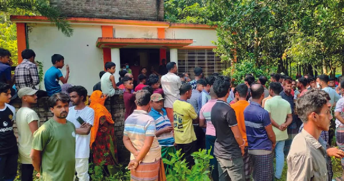 শার্শায় নিখোঁজ ভ্যানচালকের অর্ধগলিত মরদেহ উদ্ধার