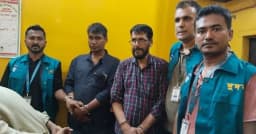 ঘুস নেওয়ার সময় দুদকের হাতে ধরা সাব-রেজিস্ট্রার