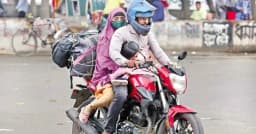 ঝুঁকি উপেক্ষা করেই মোটরসাইকেলে ২০ লাখ পরিবারের ঈদযাত্রা