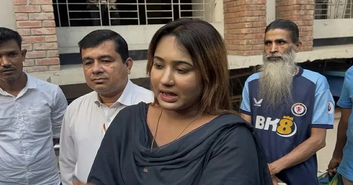 আদালতে অঝোরে কেঁদে যে অভিযোগ করলেন রিয়া মনি