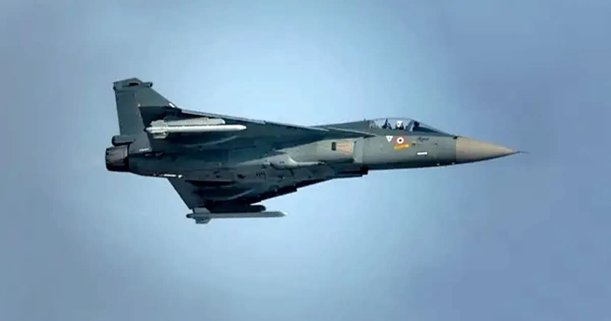 আবারও মুখ থুবড়ে পড়লো ভারতের তেজস যুদ্ধবিমান