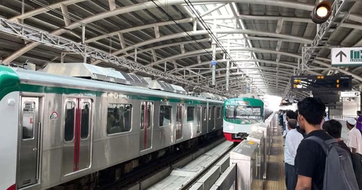 রাতেই চালু হচ্ছে মেট্রোরেল, খুলে দেওয়া হয়েছে স্টেশন
