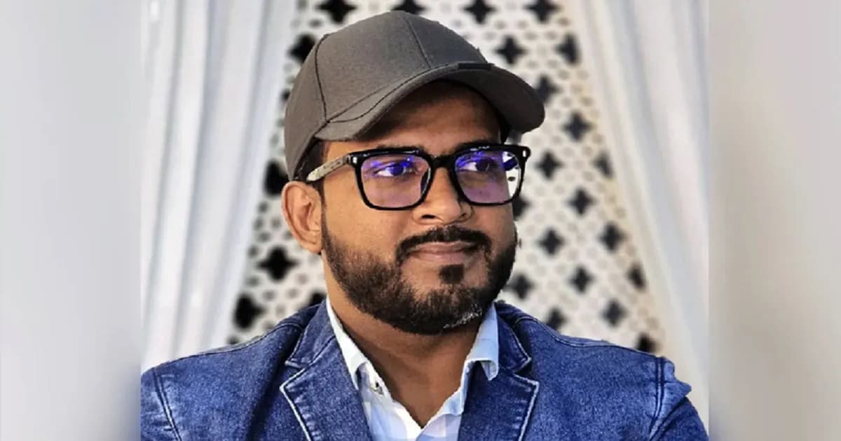 ডিবি হেফাজত থেকে বাসায় ফিরে যা জানালেন সাংবাদিক সোহেল