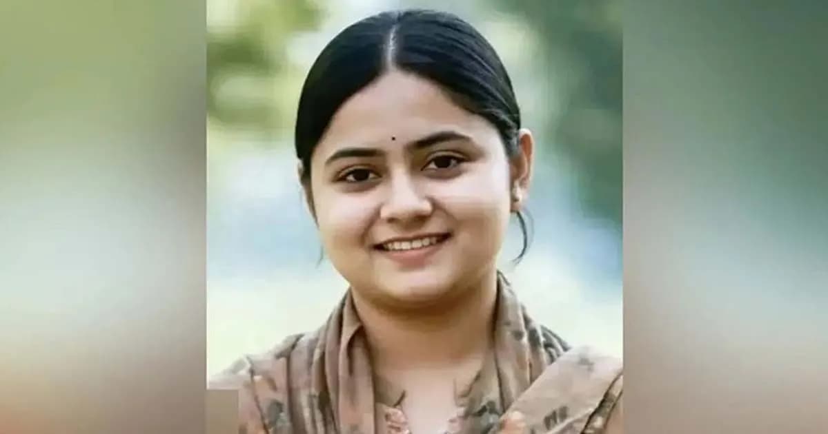 ‘আমাকে খুঁইজেন না, আমি বয়ফ্রেন্ডের সঙ্গে আছি’