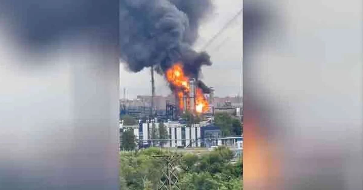 রাশিয়ার তেল শোধনাগারে ভয়াবহ ড্রোন হামলা ইউক্রেনের