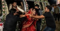 কিশোরগঞ্জে বরের গাড়ি থেকে কনেকে ছিনিয়ে নিল যুবক