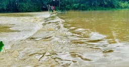 পাহাড়ি ঢলে কমলগঞ্জের দুই গ্রাম প্লাবিত, ভেঙেছে খালের বাঁধ