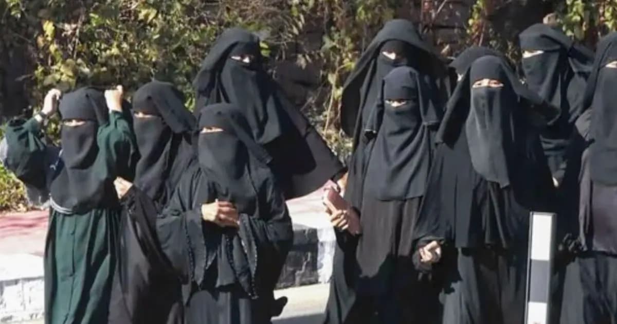 ইতালিতে বোরকা ও নিকাব নিষিদ্ধের পথে হাঁটছে ইতালি!