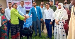 ক্ষুদ্র নৃ-গোষ্ঠীর হাতে ছাগল, হাসি ফুটেছে দরিদ্র পরিবারের মুখে