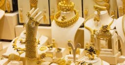 চরম অস্থিরতার মধ্যেই দেশের বাজারে সোনার সবশেষ বিক্রয়মূল্য