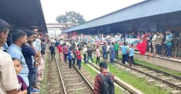 সিলেটের রেলপথে অবরোধ, ট্রেন চলাচলে ব্যাঘাত