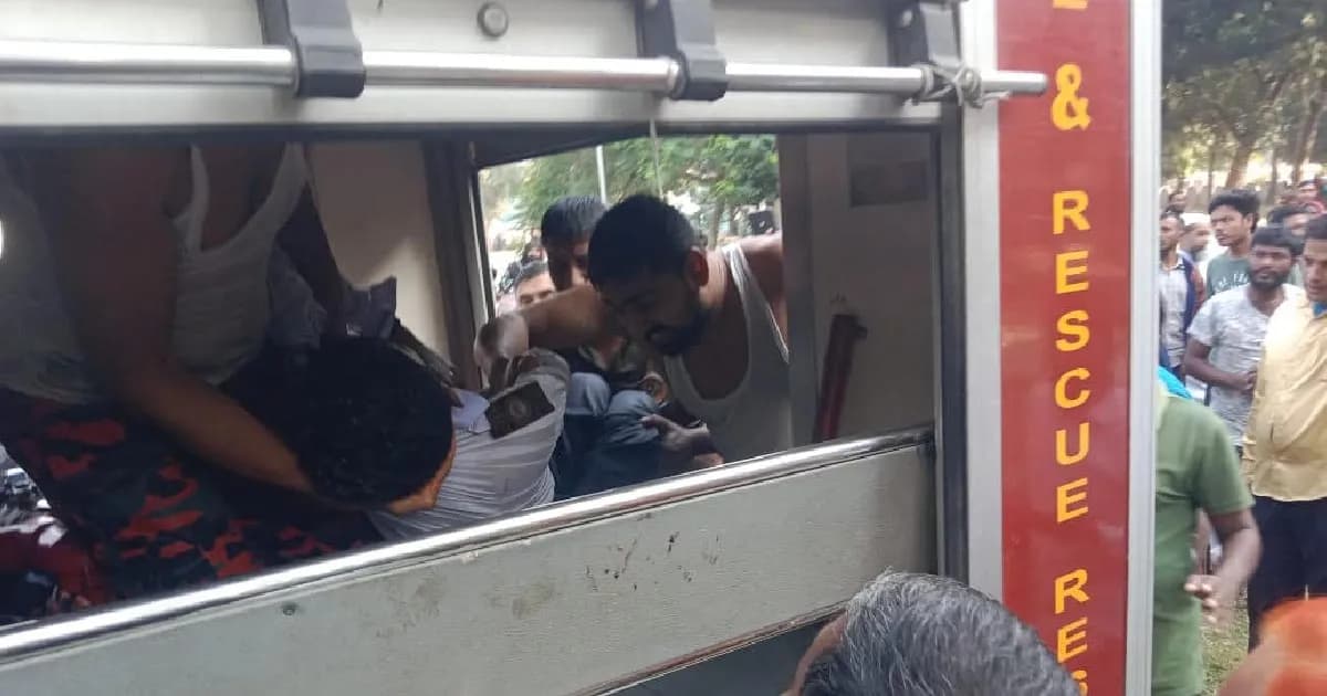 দিনাজপুরে সহপাঠীদের সঙ্গে পুকুরে নেমে স্কুলছাত্রের মৃত্যু