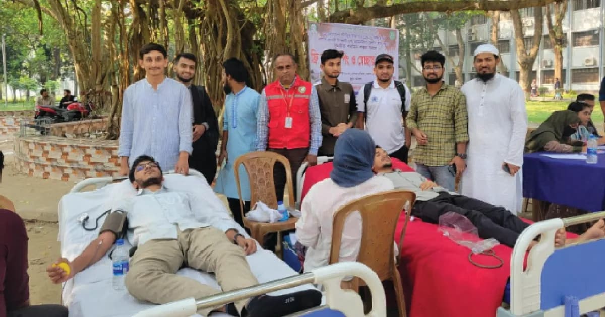 শান্তার স্মরণে ইবিতে ফ্রি ব্লাড গ্রুপিং ও রক্তদান কর্মসূচি
