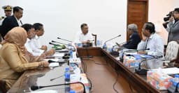 ঢাকার বর্জ্য থেকে বিদ্যুৎ, দ্রুত বাস্তবায়নের নির্দেশ প্রধানমন্ত্রীর